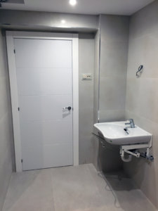 Cubo3 Studio puerta de baño